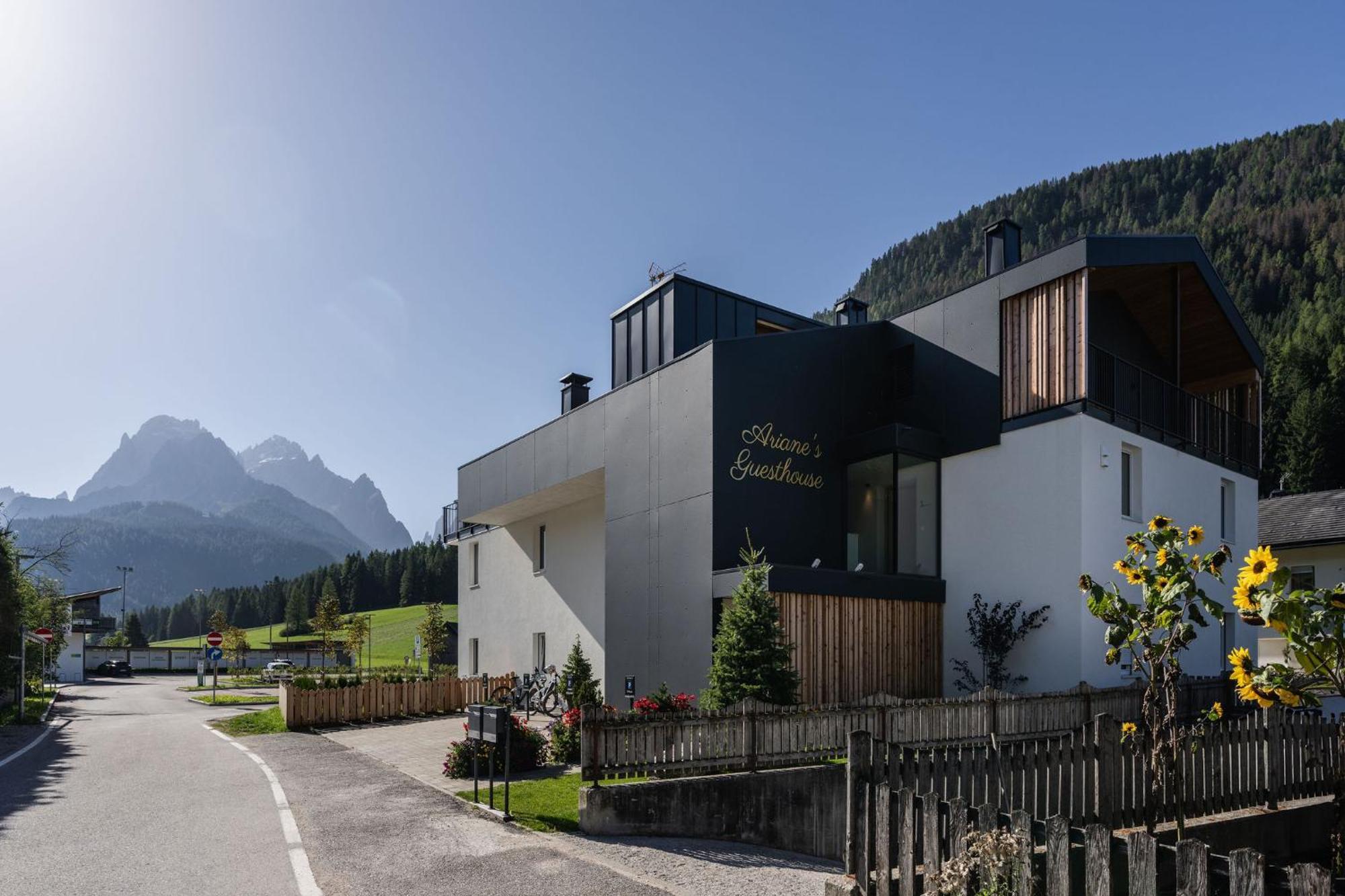 Ariane'S Guesthouse Sexten Exterior photo